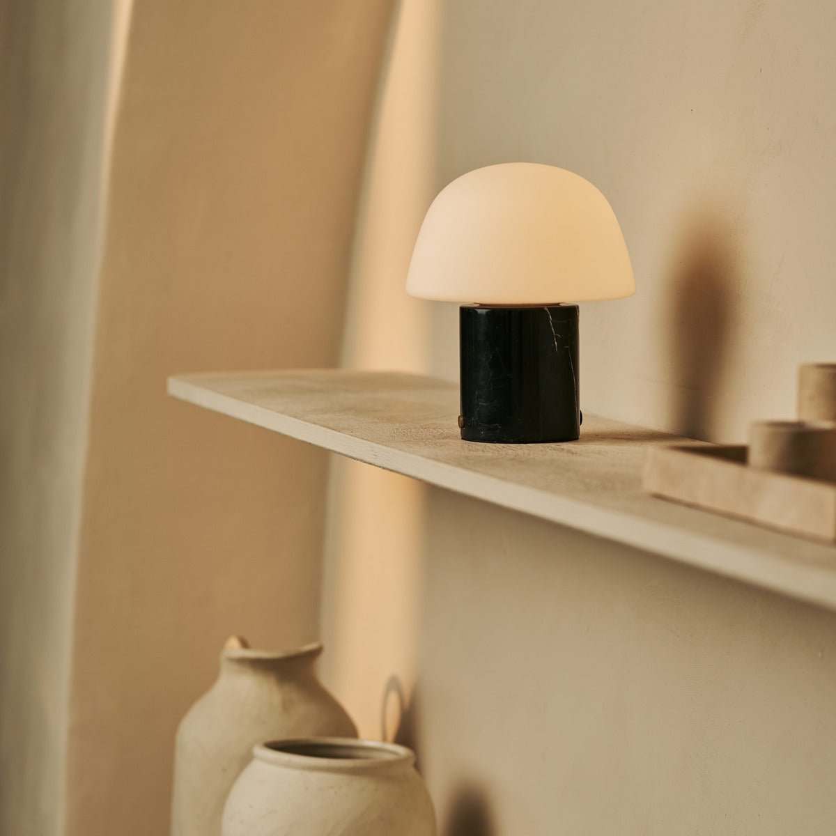 Tavellio-Amsterdam - Maes Black / Nero Marquina - Elegante marmeren oplaadbare tafellamp, tot 100 uur verlichting, stijlvol en functioneel