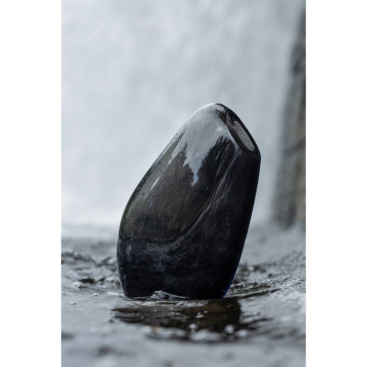 Element Accessories - Hoge moderne vaas van zeer innovatief sober design, KOOKY30GR