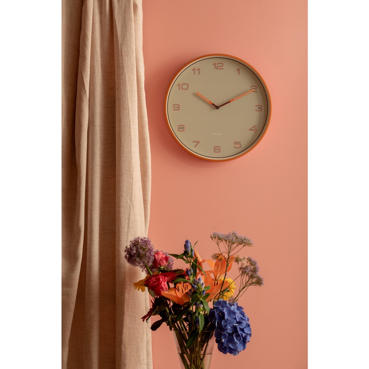 Karlsson - Wandklok bekleed cijfers