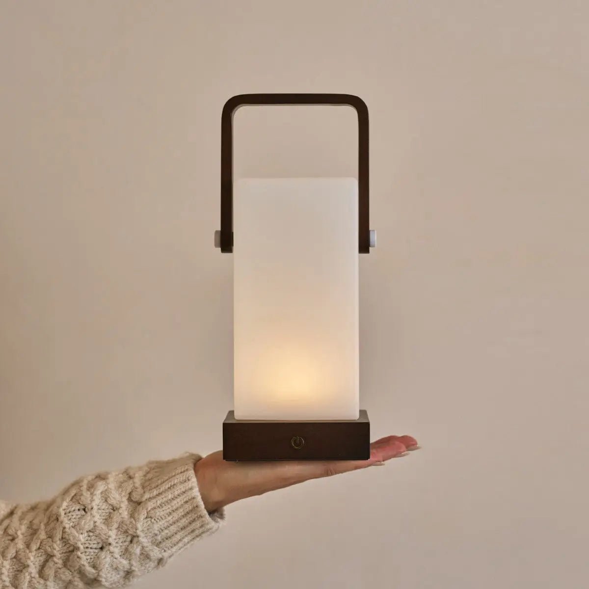 Tavellio-Amsterdam - Harper Donkerbruine Houten Lamp – Snoerloze Oplaadbare Tafellamp met Handvat