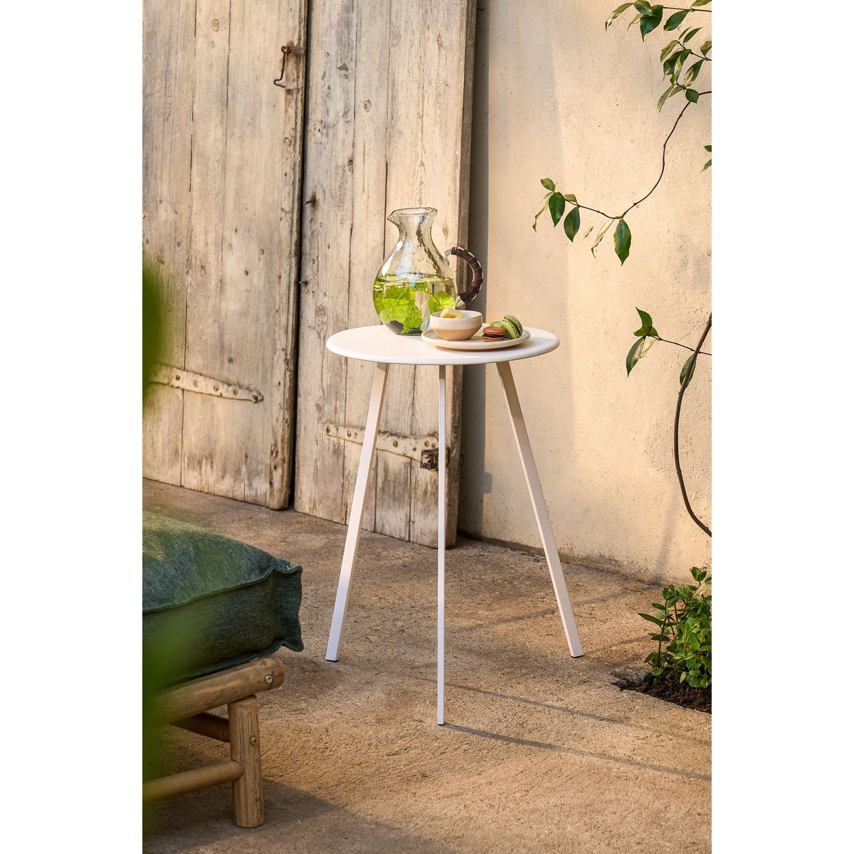 Mica Decorations - Seatle Bijzettafel Buiten - H58 x Ø38 cm - Metaal - Wit