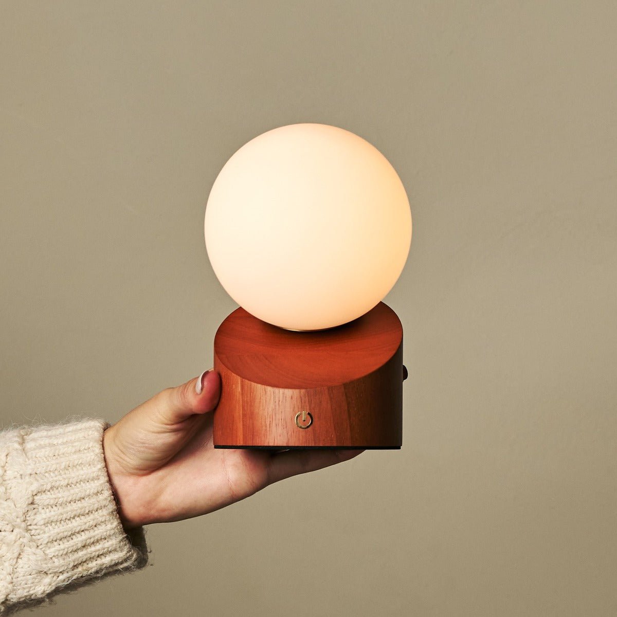 Tavellio-Amsterdam - Morris Chestnut Brown Stijlvol oplaadbare lamp-draadloos, dimbaar, milieuvriendelijk ontwerp