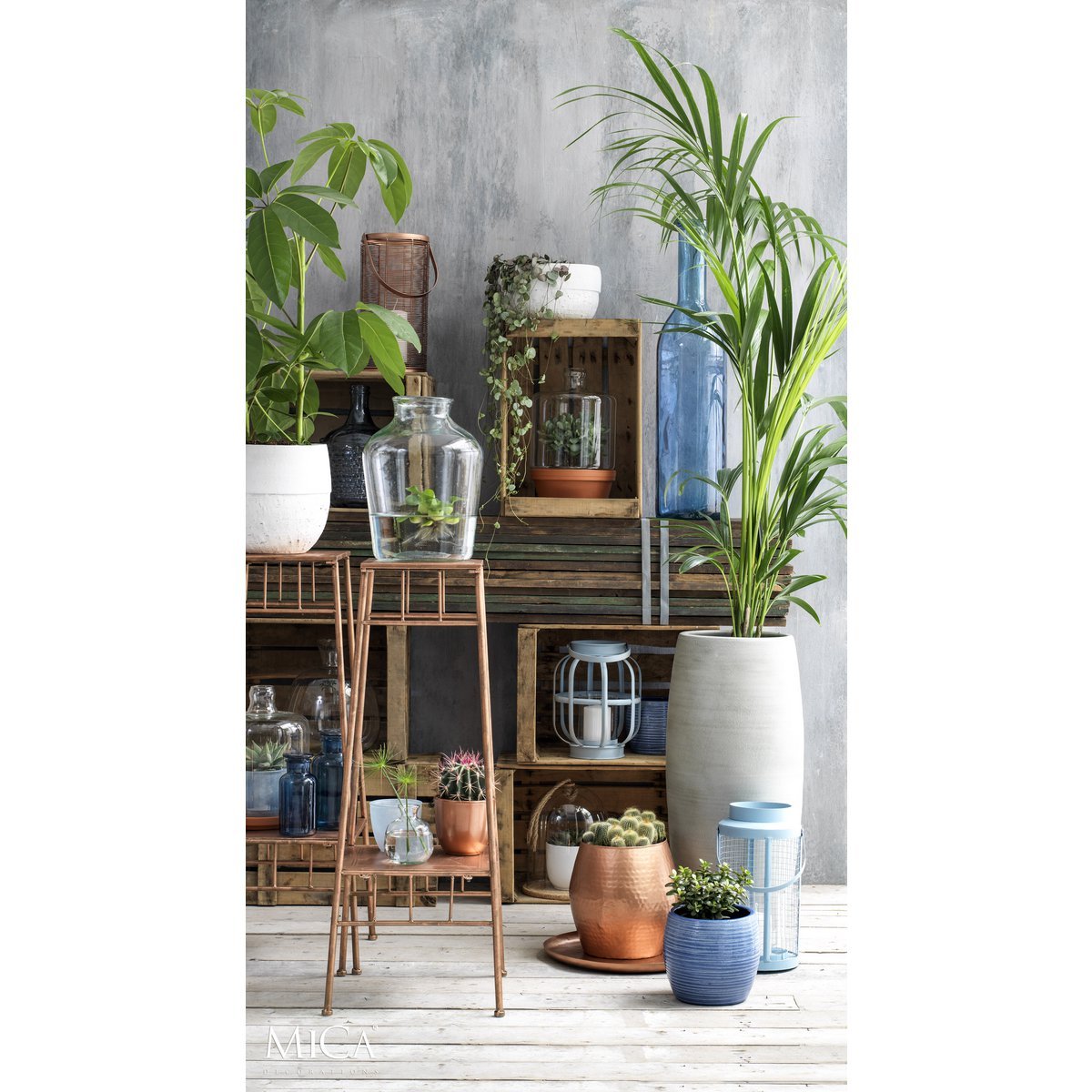 Mica Decorations - Rioja Fles Vaas - H75 x Ø18 cm - Gerecycled Glas - Lichtblauw