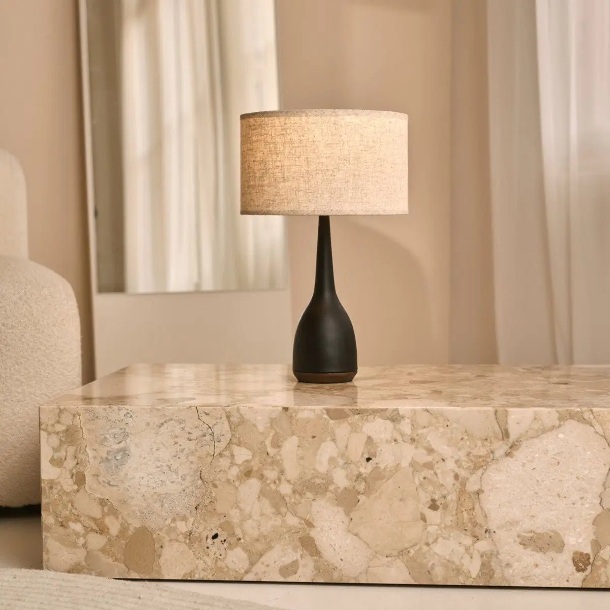 Tavellio-Amsterdam - Jacob zwarte lamp met beige kap – elegante en warme verlichting