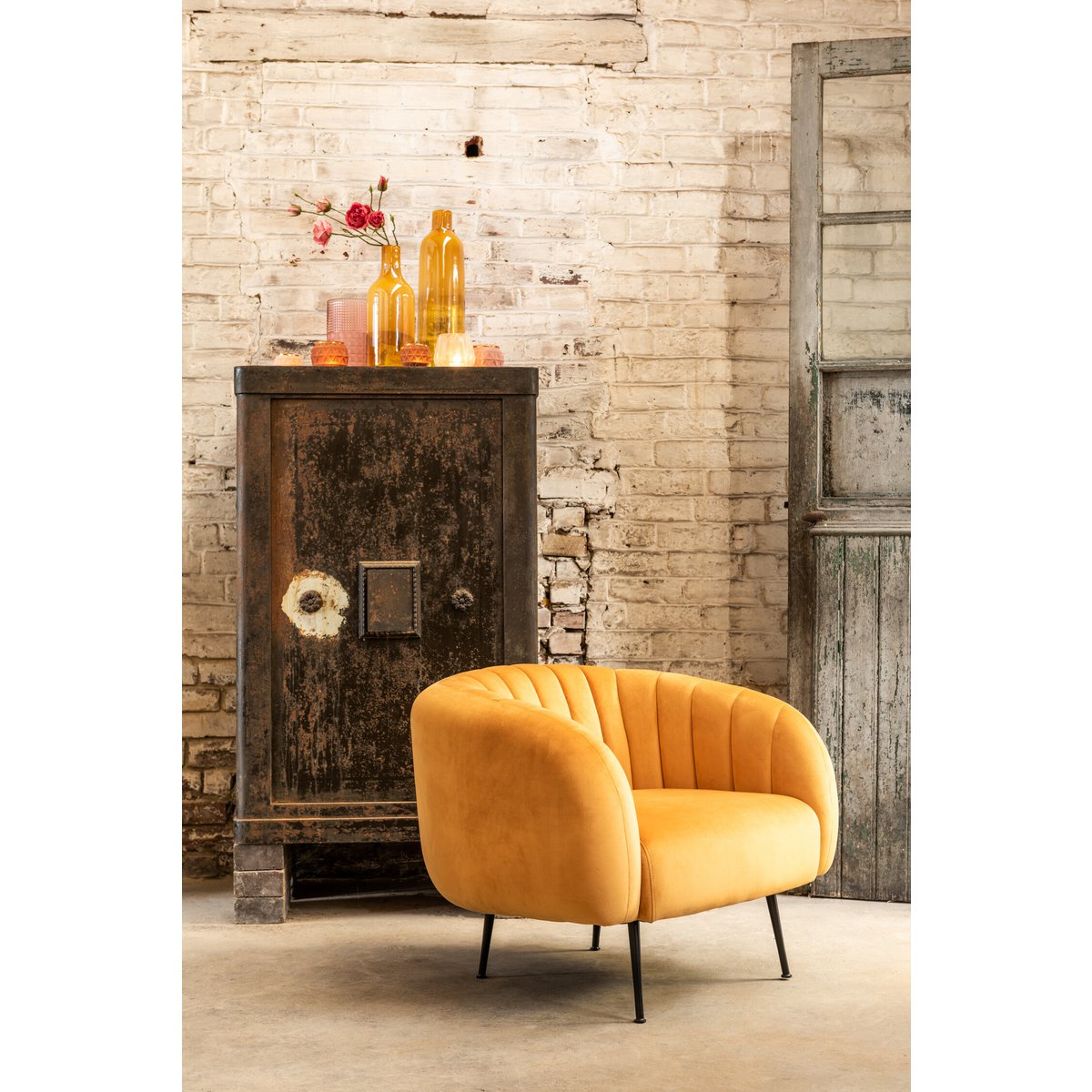 J-Line – Teelichthalter-Kugel – Glas/Samt – Ocker – Groß