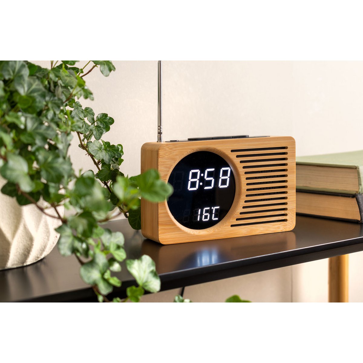 Karlsson - Wecker Retro Radio Bambus