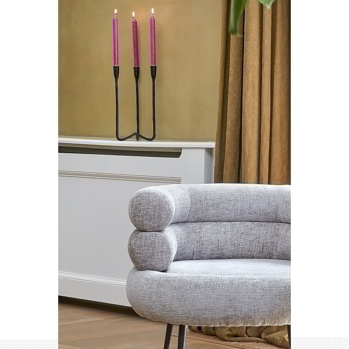 Mica Decorations – Christy Kerzenständer – L17 x B18 x H34 cm – Aluminium – Schwarz