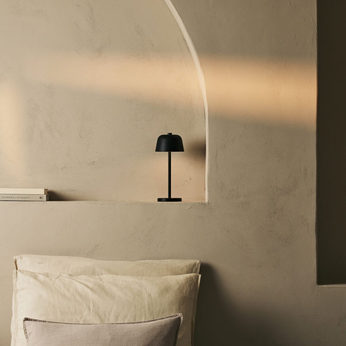 Tavellio-Amsterdam - Anton Zwarte Oplaadbare Tafellamp | Stijlvolle en draadloze verlichting