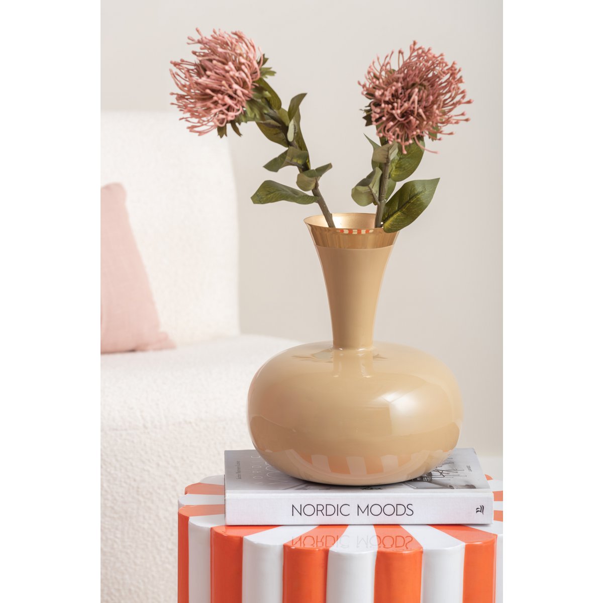 Present Time - Vase Yara Groß