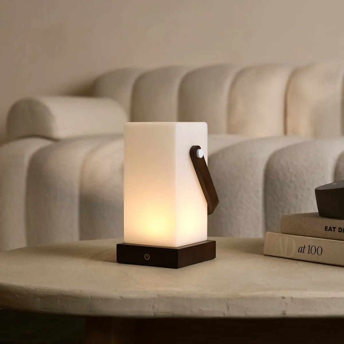 Tavellio-Amsterdam - Harper Donkerbruine Houten Lamp – Snoerloze Oplaadbare Tafellamp met Handvat