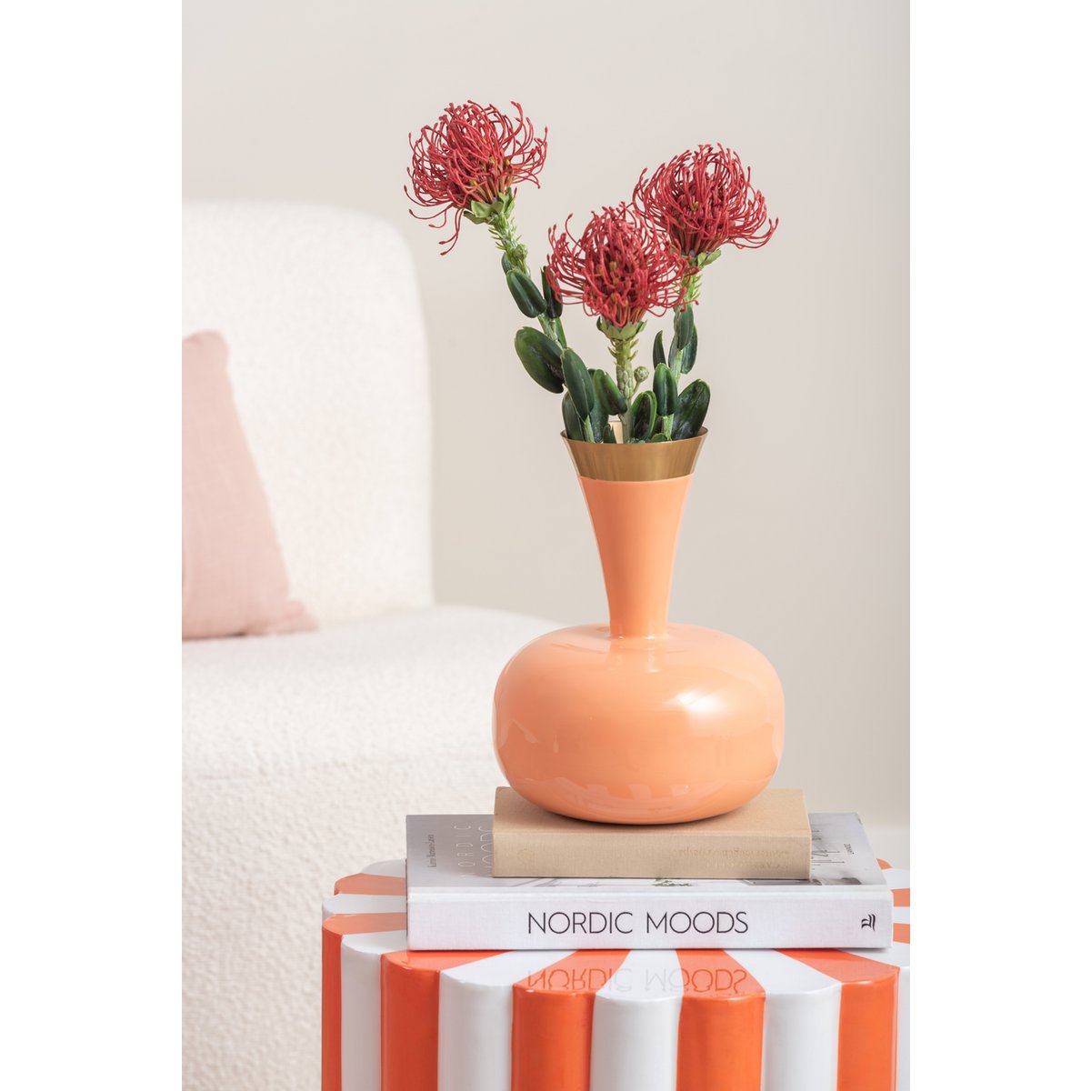 Present Time - Vase Yara