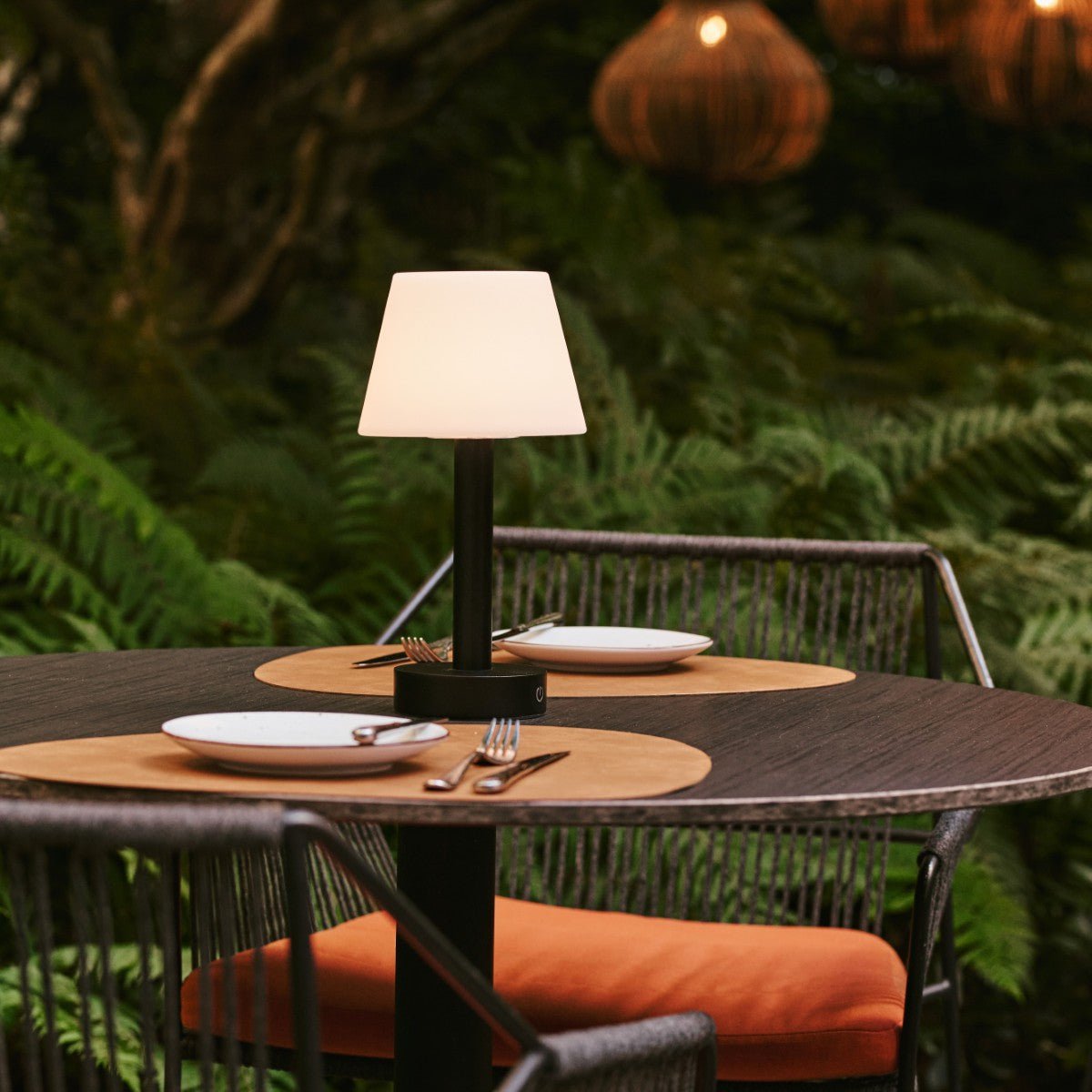Tavellio-Amsterdam - Zoë Zwarte Houten Oplaadbare Tafellamp | Dimbaar en draagbaar | Batterijduur van 80 uur