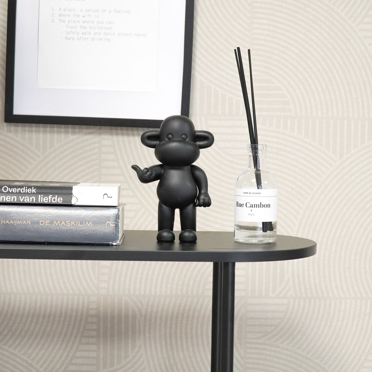 Housevitamin - Ornament - hang los aap beeldje 'de legende' - zwart - 11x7x19cm