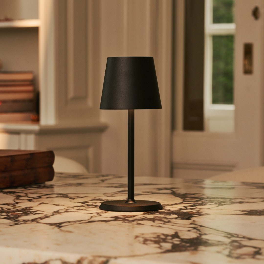 Tavellio-Amsterdam - James Black oplaadbare ijzeren tafellamp – draadloos, dimbaar en elegant