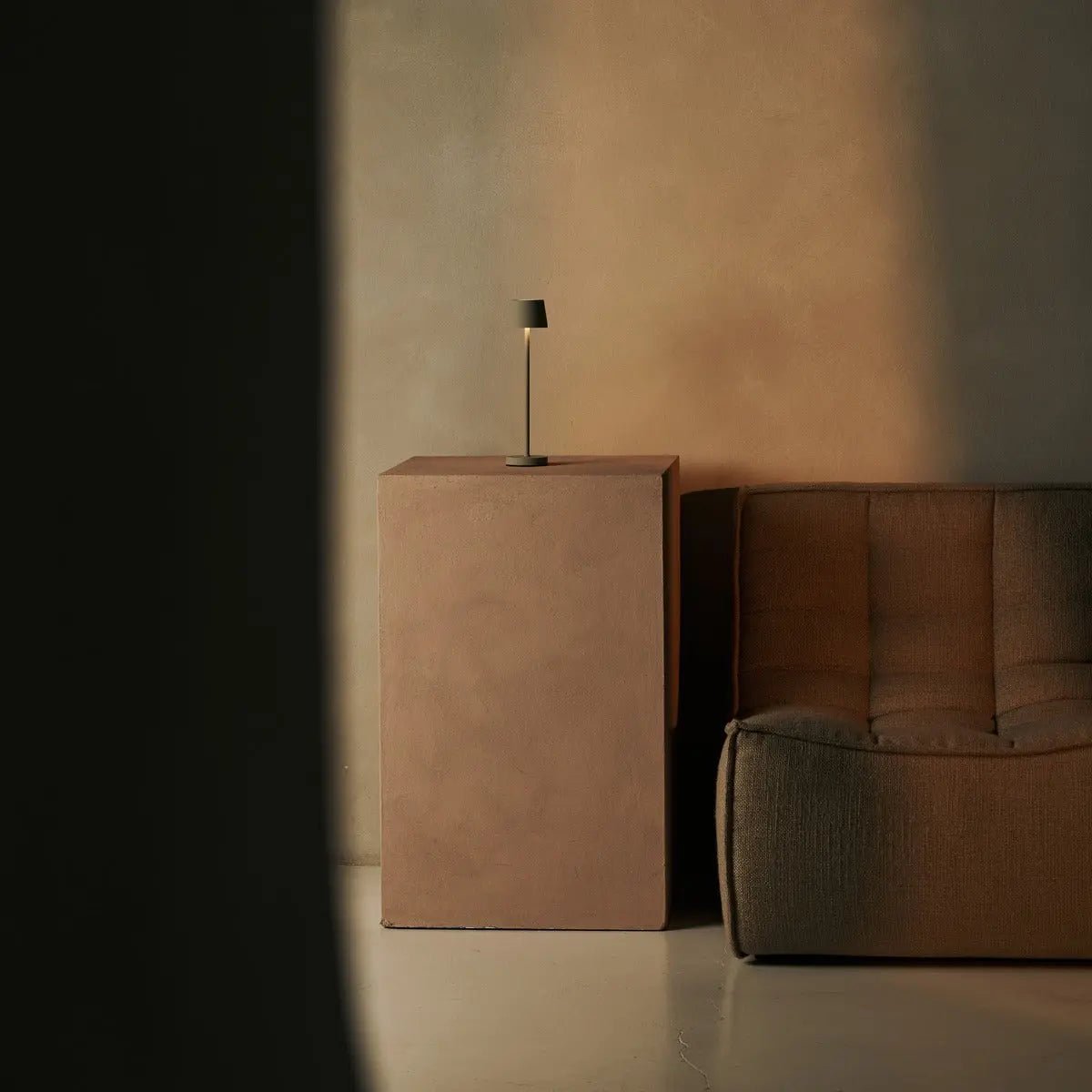 Tavellio-Amsterdam - Vondel Mini Shadow Gray Oplaadbare en draadloze lamp