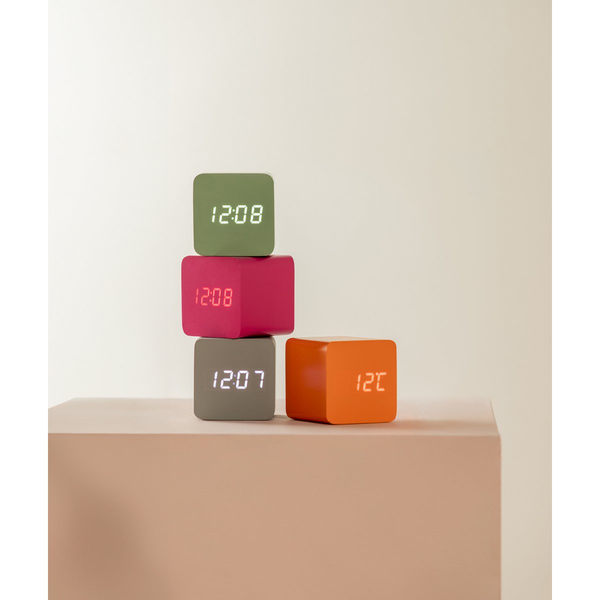 Karlsson - Spry Square Wecker