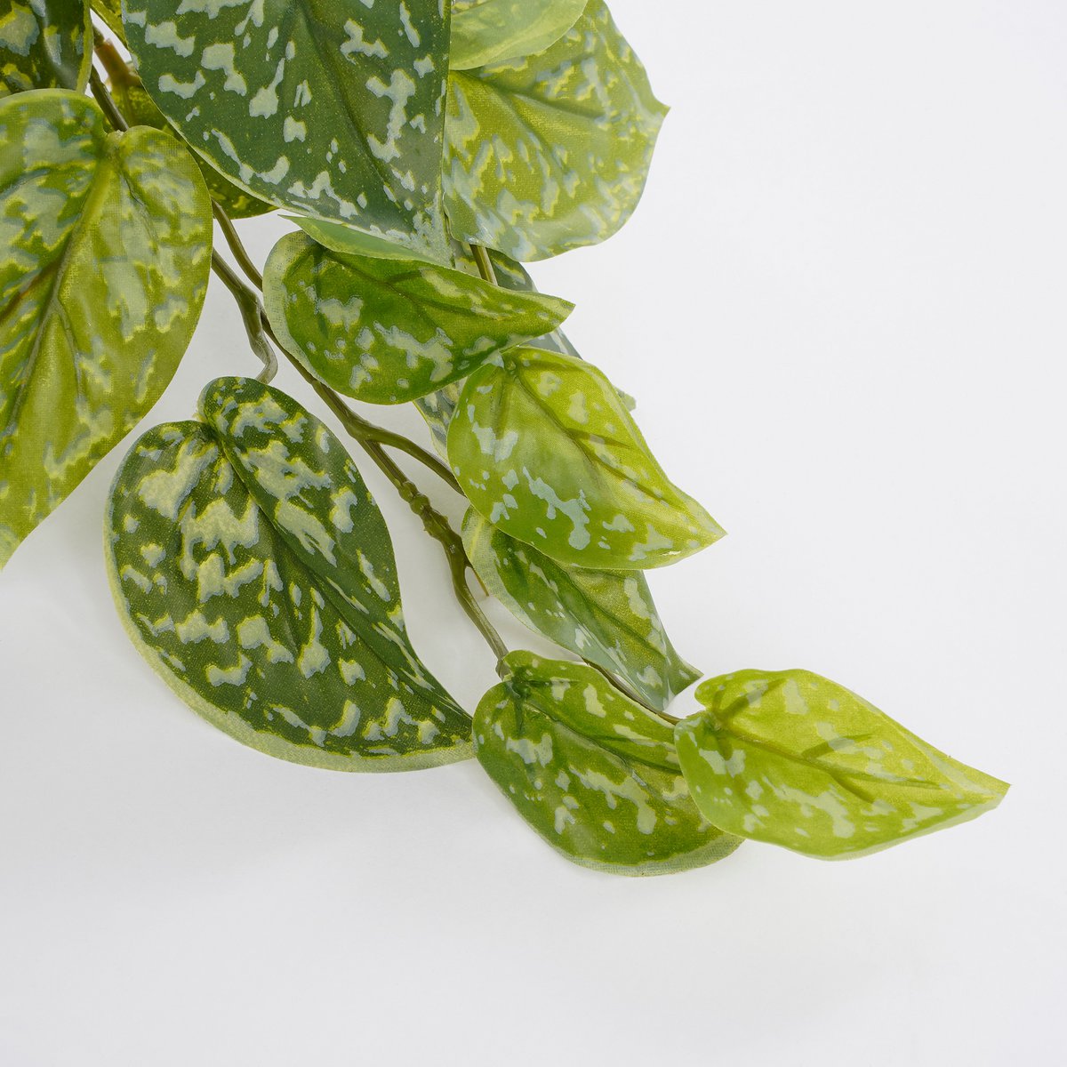 Glimmerdekorationen – Künstliche Pflanze Scindapsus im Blumentopf Stan – H44 x Ø17 cm – Grün