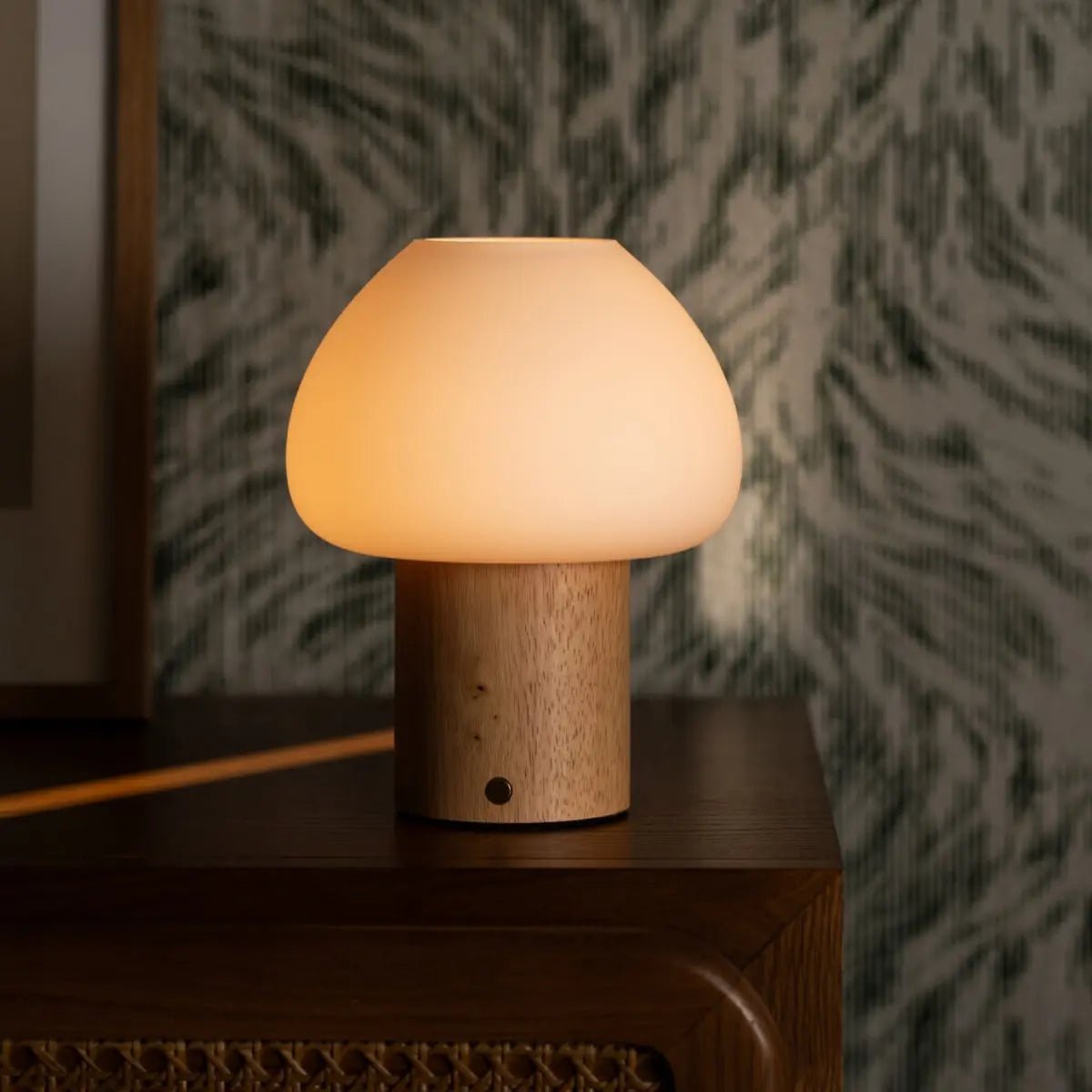 Tavellio-Amsterdam - Fynn Lichtbruine houten lamp – Oplaadbaar, dimbaar en stijlvol