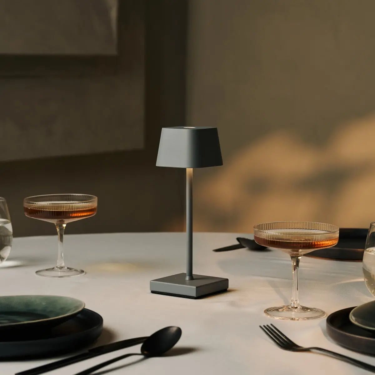 Tavellio-Amsterdam - Sarphati Mini Mouse Grijs Draadloze tafellamp | Oplaadbaar en dimbaar