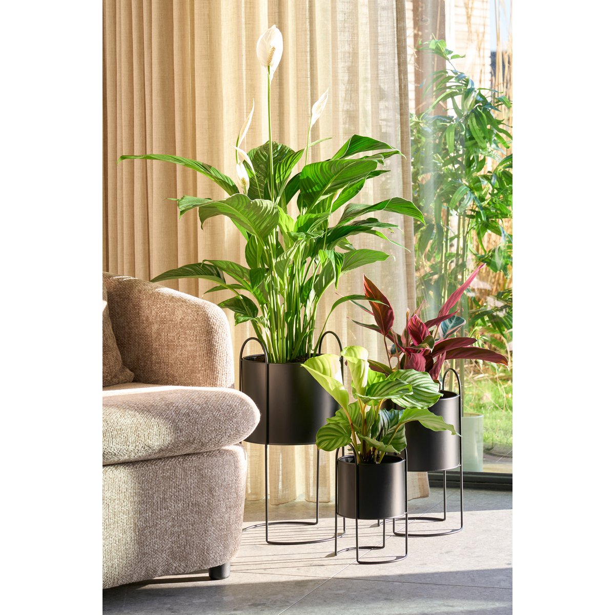 Mica Decorations - Petry Bloempot op Standaard - Set van 3 - L27 x B25 x H51 cm - Metaal - Zwart