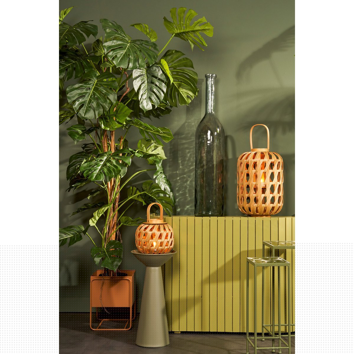 Mica Decorations - Helios Windlicht - H49 x Ø31 cm - Gerecycled Polyester - Bruin