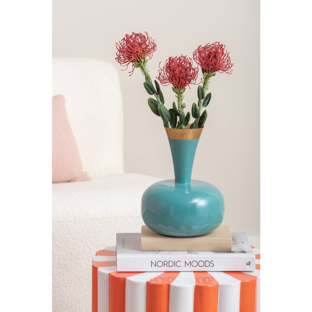 Present Time - Vase Yara