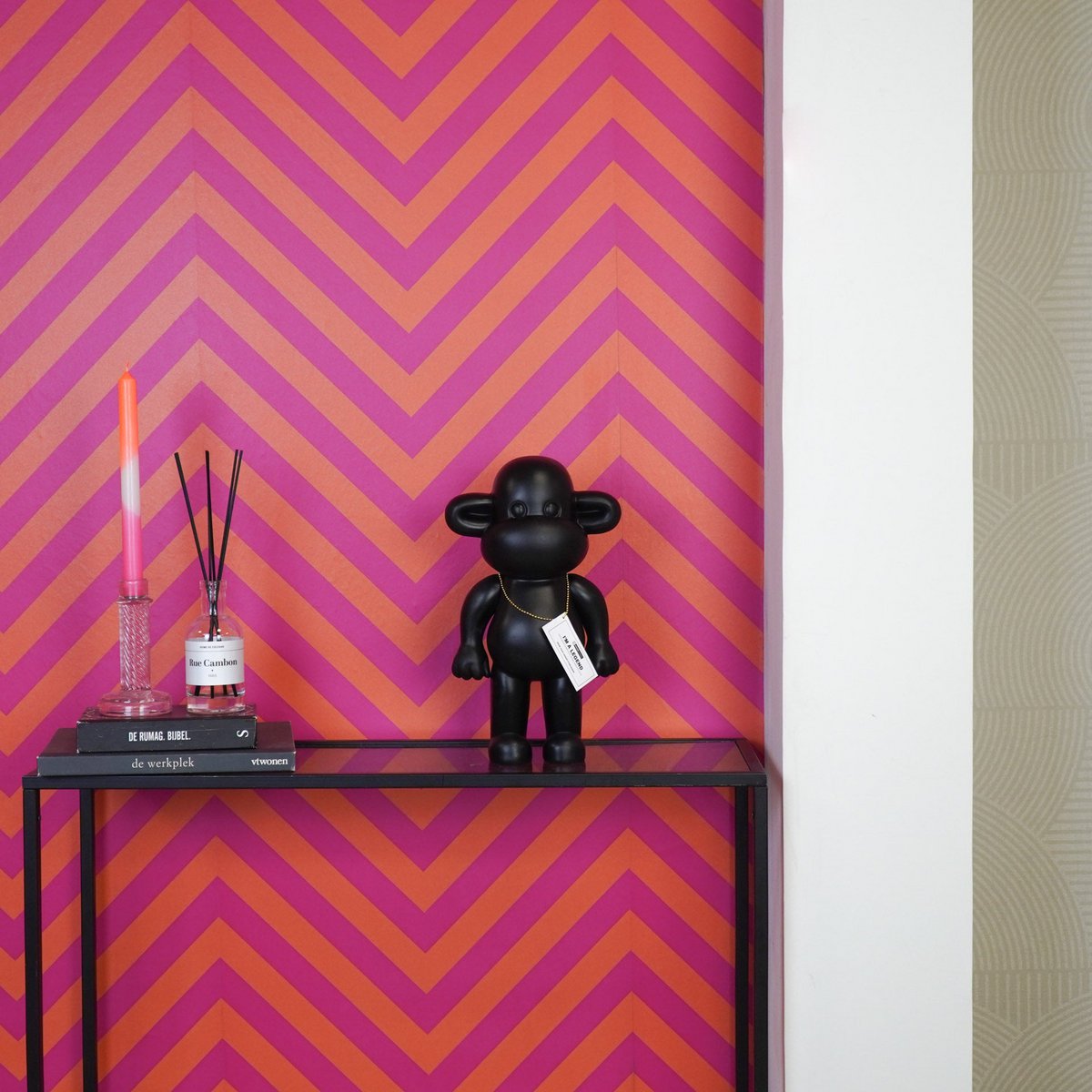 Housevitamin - Ornament - aap -beeldje 'de legende'- polyresin - zwart - 20,5x13,5x35cm