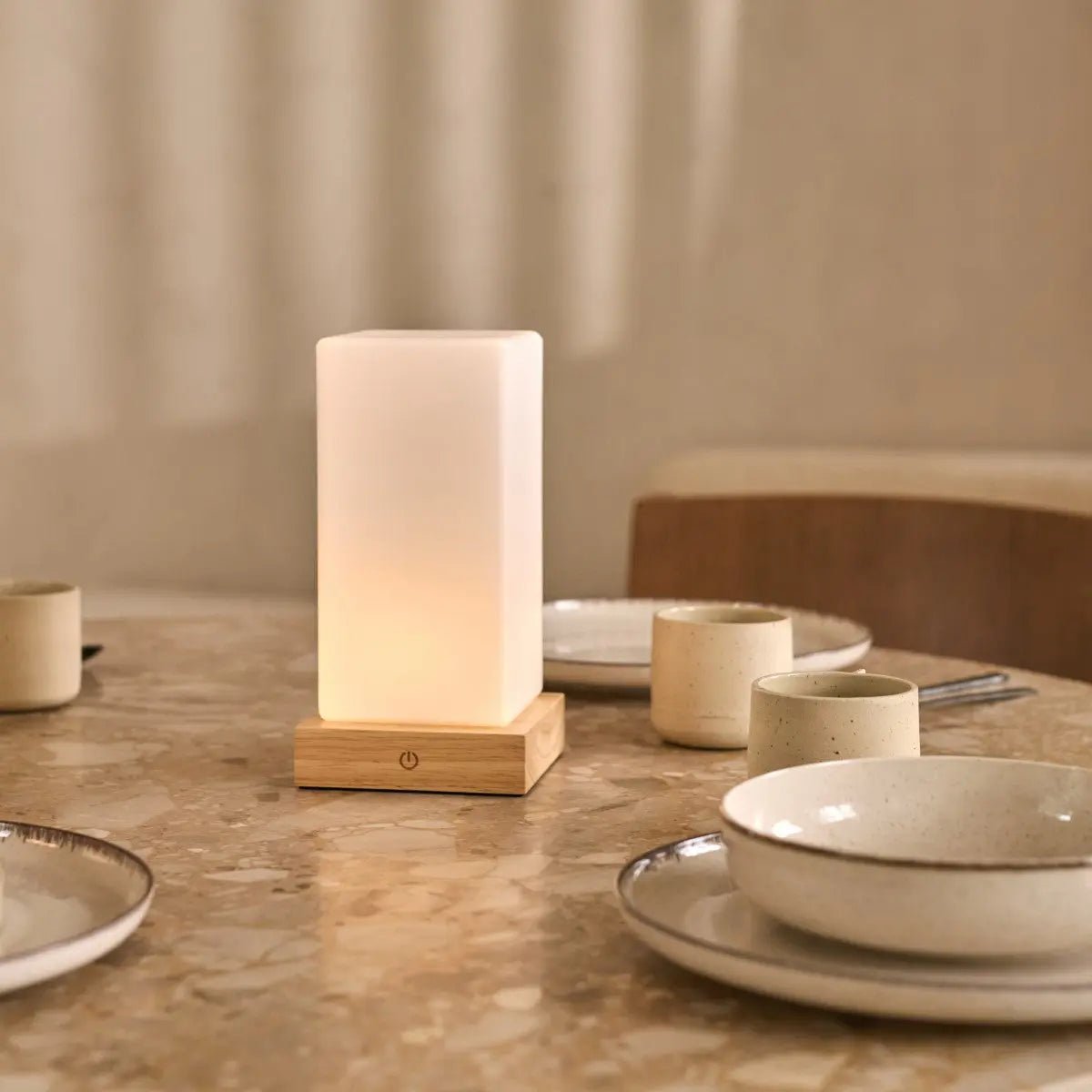 Tavellio-Amsterdam - Zayn lichtbruine houten oplaadbare lamp L | Dimbaar en draagbaar | Batterijduur van 80 uur