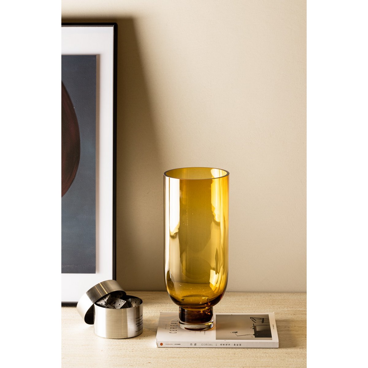 Element Accessories - Sobere moderne glazen vaas, cilindrische vorm op een stevige voet, warm donkeroranje, OMAHA14AM