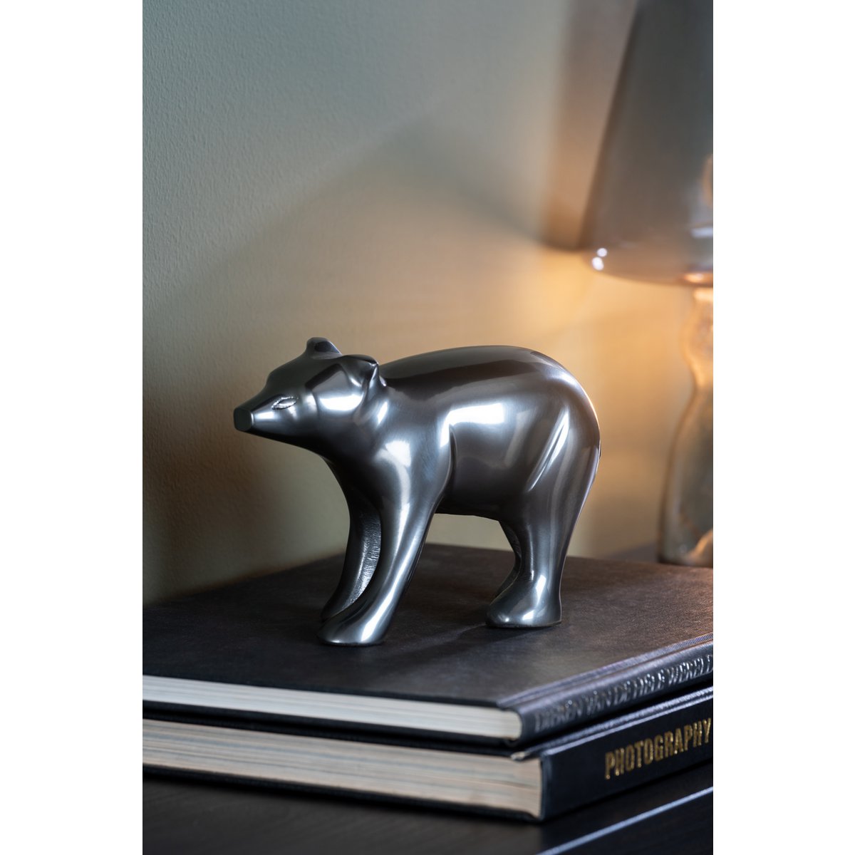 Present Time - Statue Bär