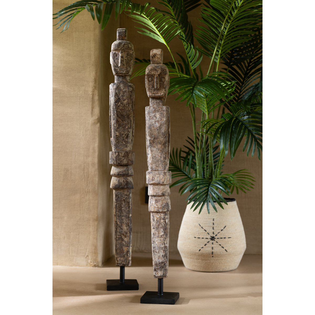 J-Line - Statue Lauwra Albasia Wood Natural Large