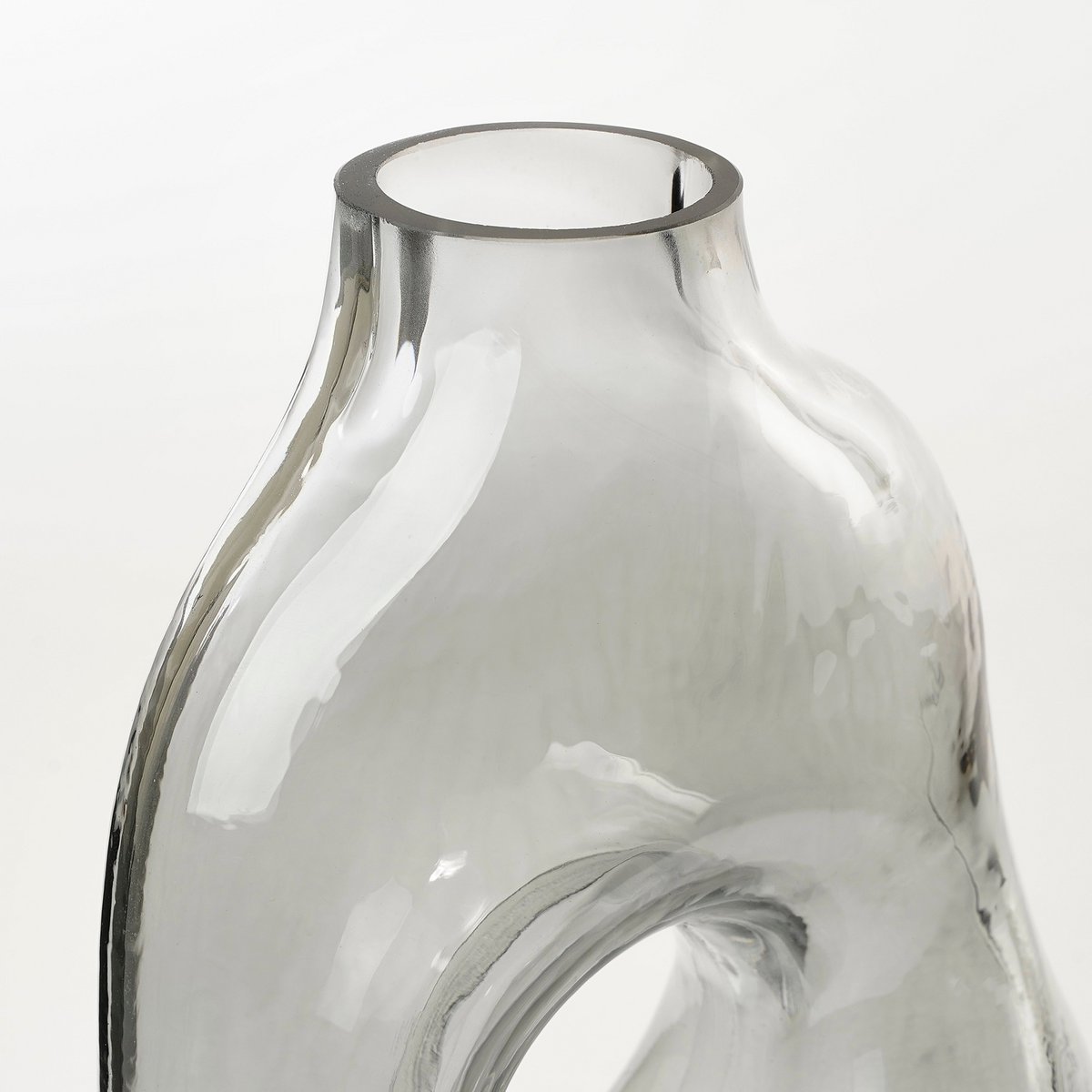 Mica Decorations - Jay Vase - L19 x B11 x H25 cm - Glas - Hellgrau