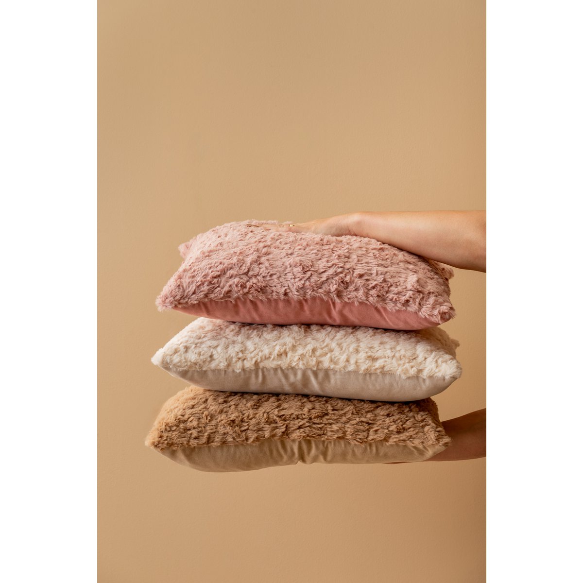 Gegenwart – Kuss Tierno Harig