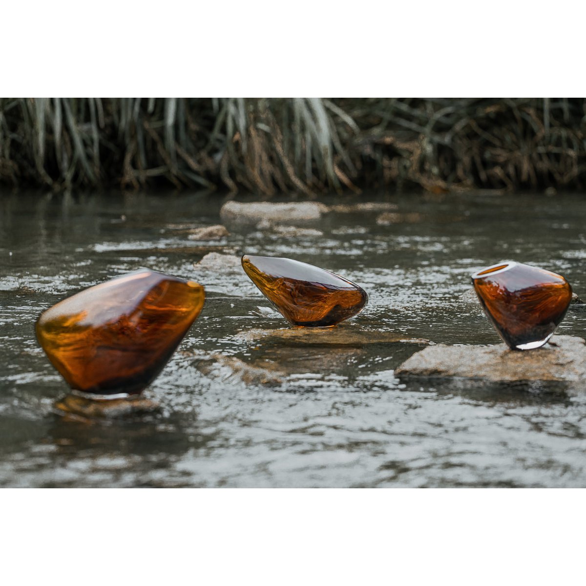 Element Accessories - Langwerpige luxe glazen vaas van innovatief organisch design, KOOKY13AM