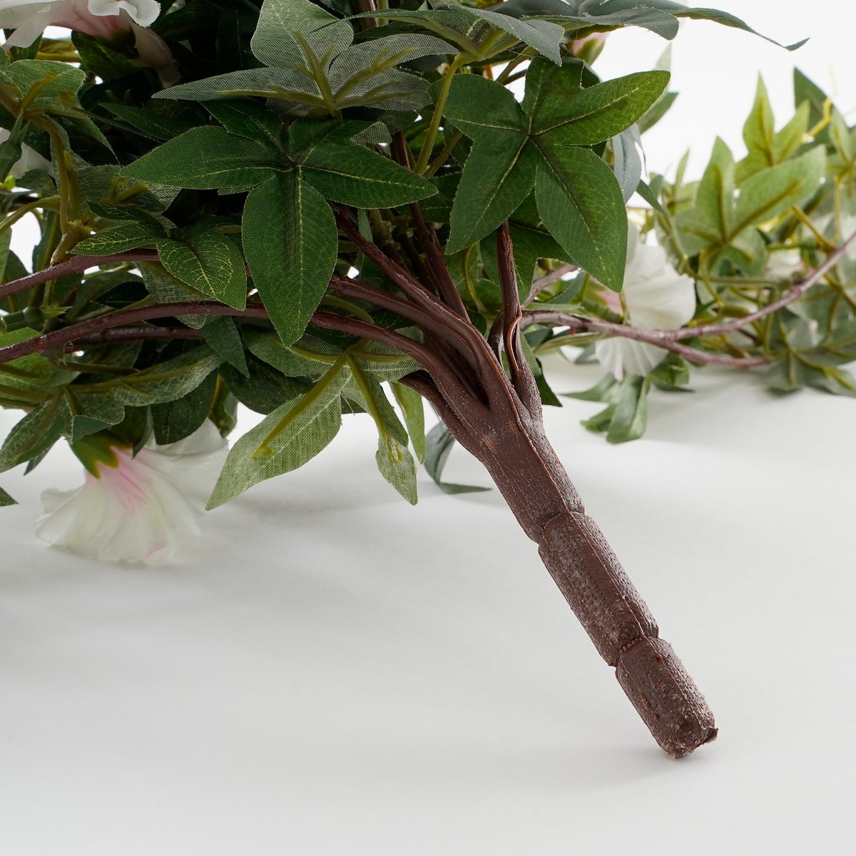 Glimmerdekorationen – Künstliche Hängepflanze Petunie – H80 x Ø20 cm – Creme