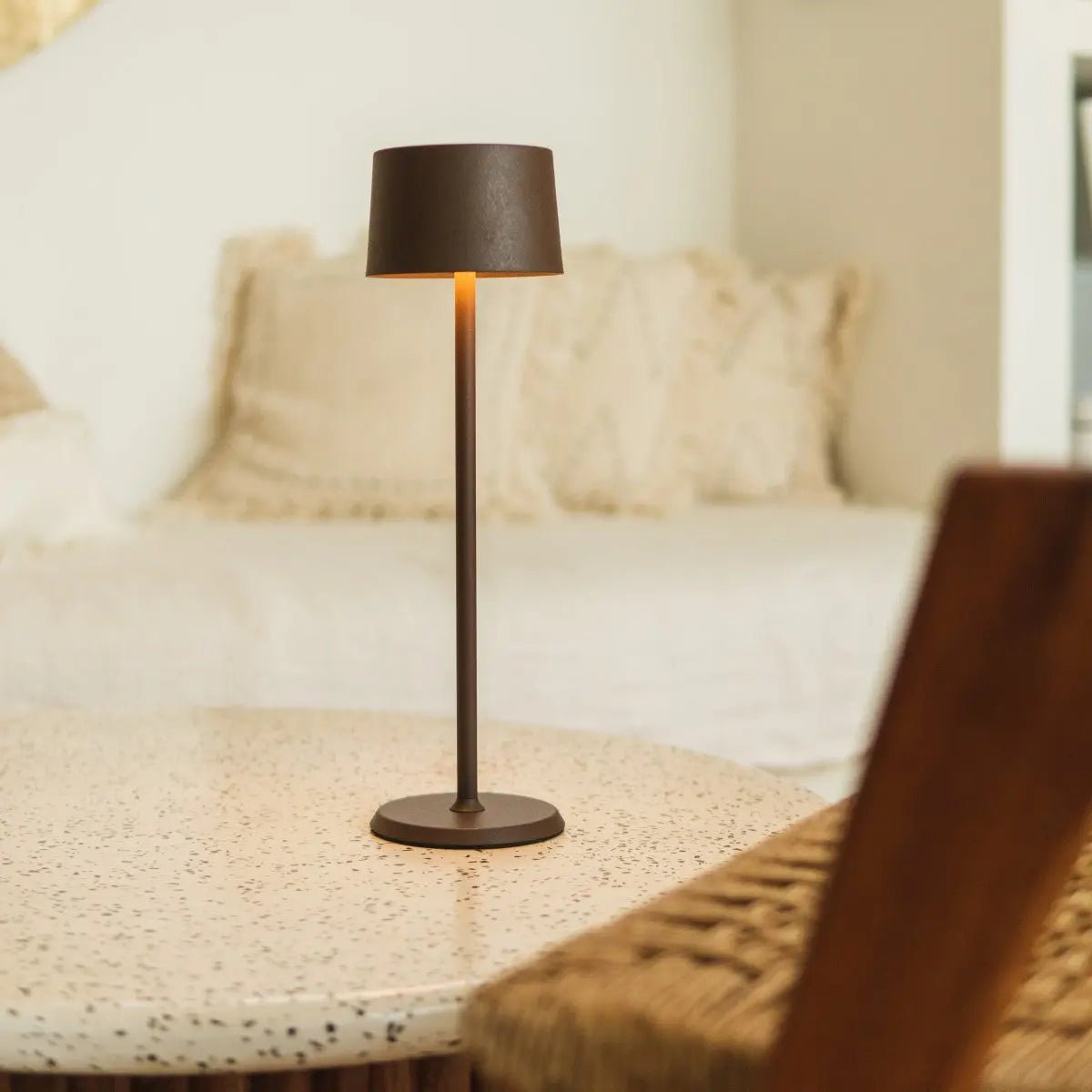 Tavellio-Amsterdam - David Mocha Brown oplaadbare tafellamp 2 in 1 met verstelbare hoogte - dimpelbaar en draadloos met 120 uur batterij