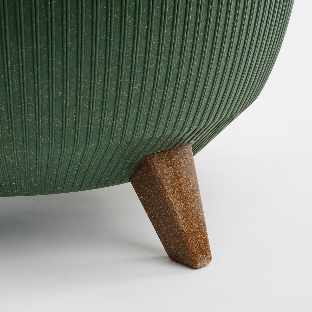 Mica Decorations - Doppio Blumentopf auf Beinen - H22 x Ø47 cm - Polypropylen - FSC Mix - Grün