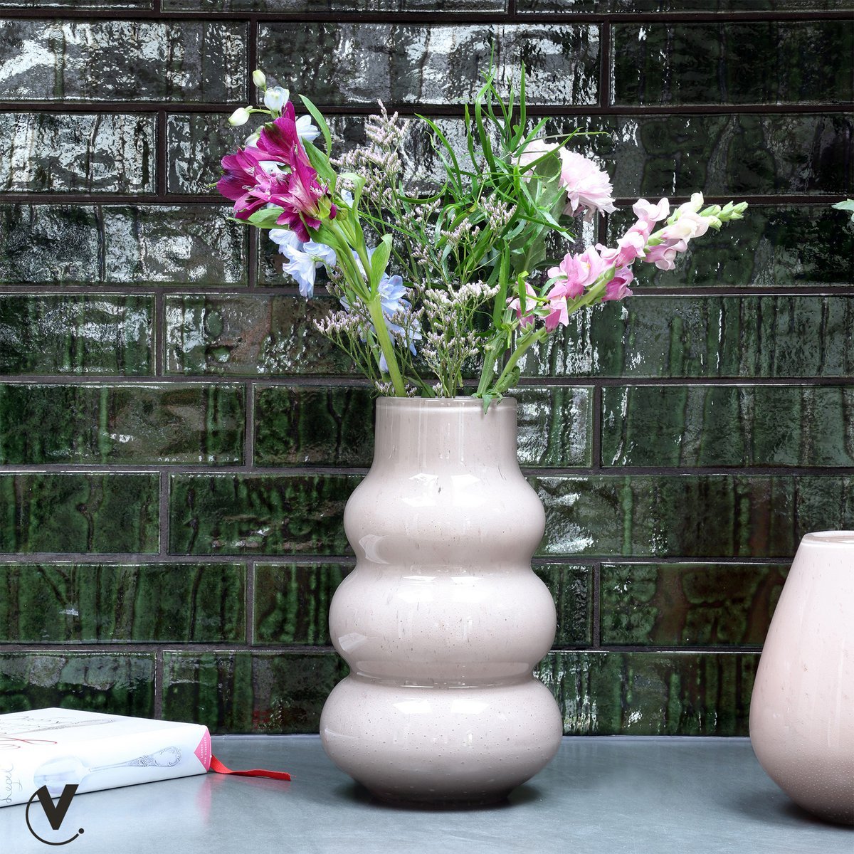 Vase the World - Vaas - Lomami ivory