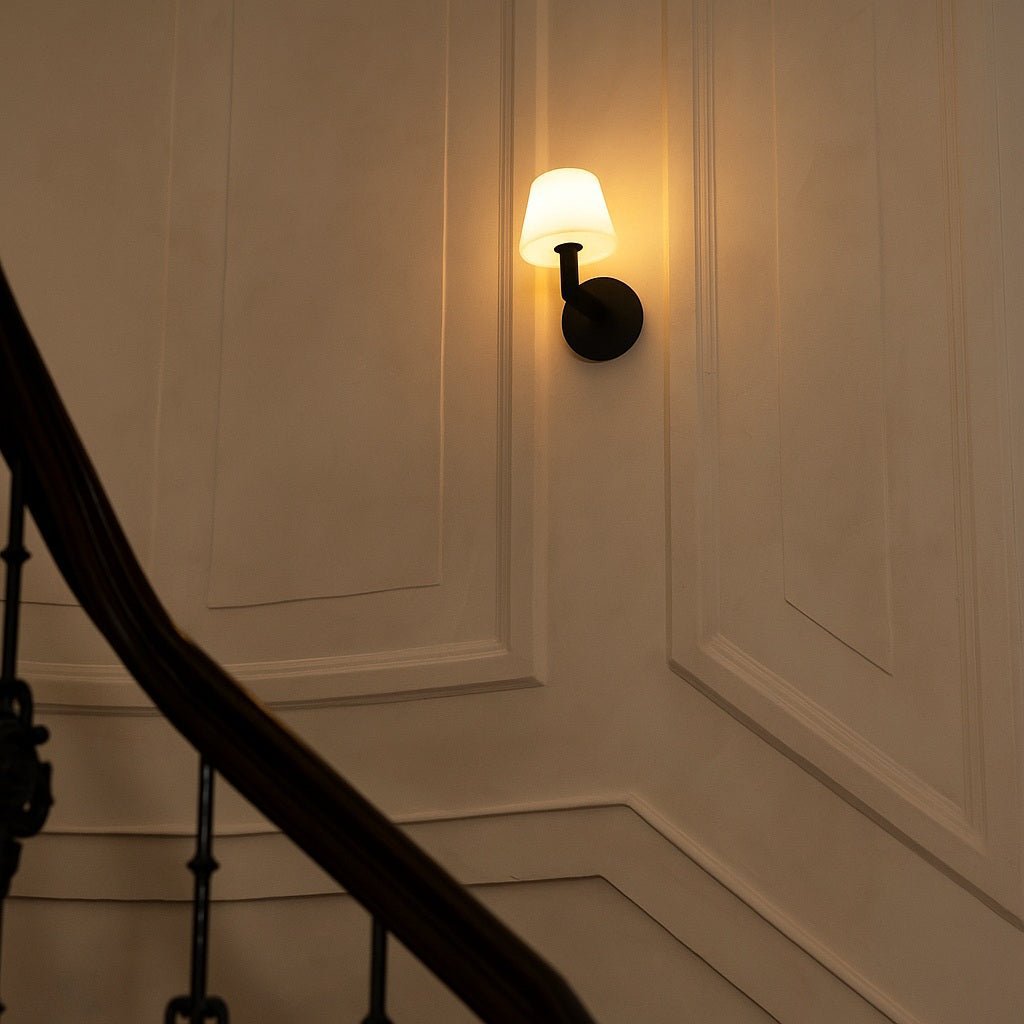 Tavellio-Amsterdam - Ted Black houten oplaadbare wandlamp | Draadloze en dimbare verlichting