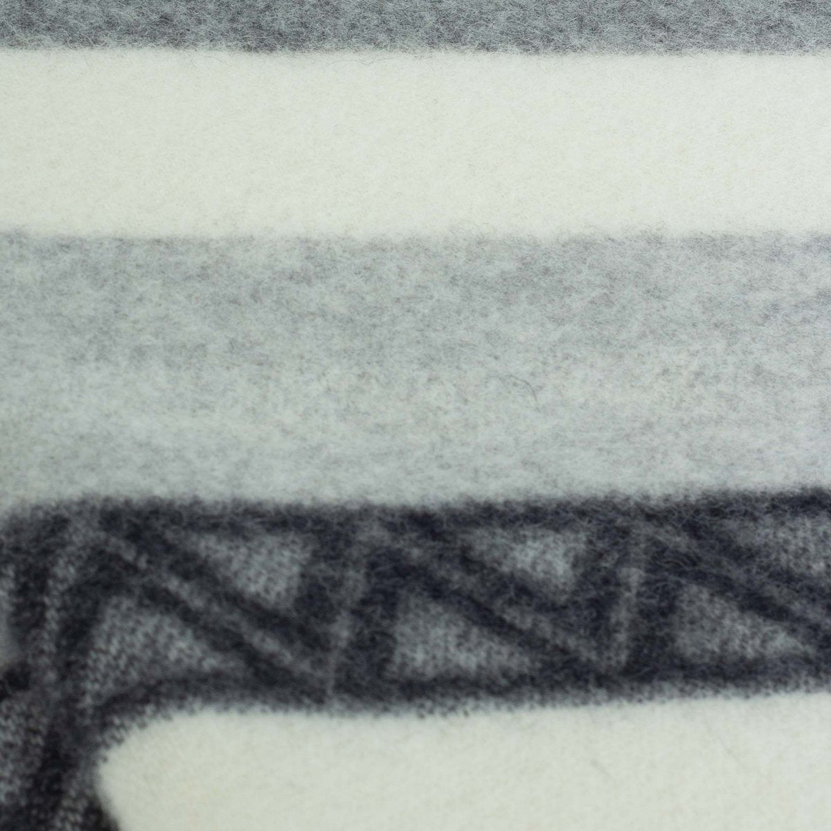 MoST Blankets - Wollen deken TRIANGEL grijs