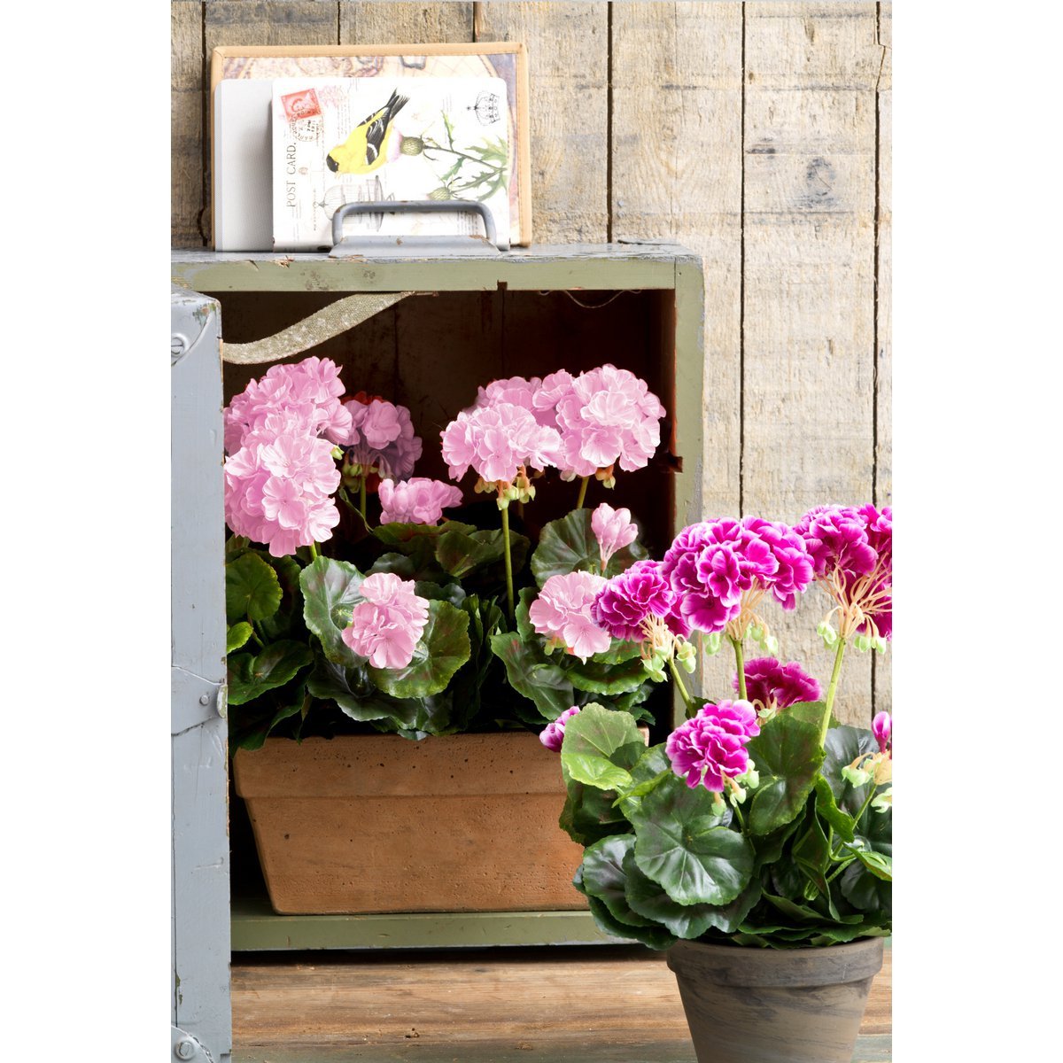 Mica Decorations - Geranium Kunstplant in Balkonbak - L29 x B13 x H40 cm - Roze