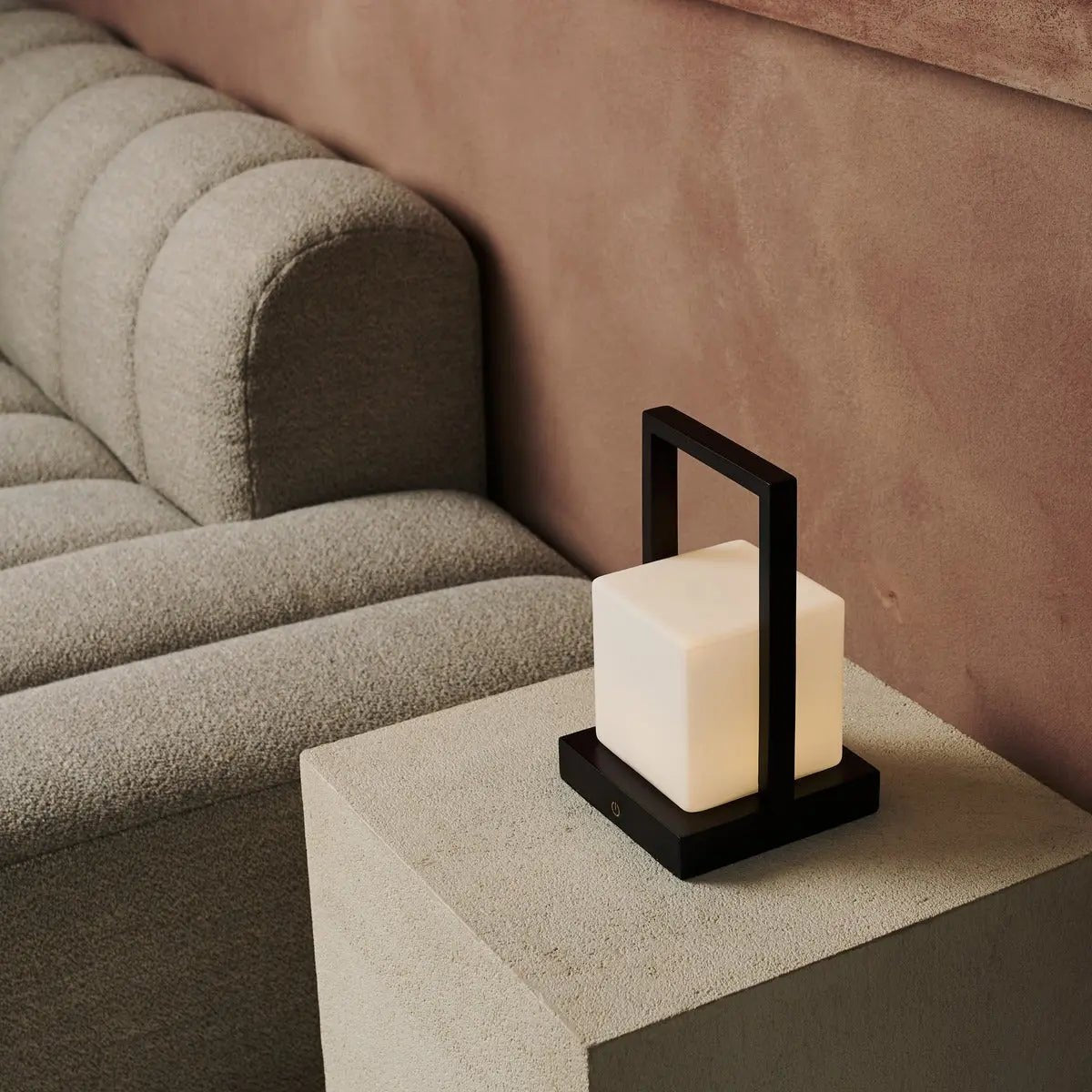 Tavellio-Amsterdam - Noah donkerbruine houten oplaadbare tafellamp met glas en houten handgreep