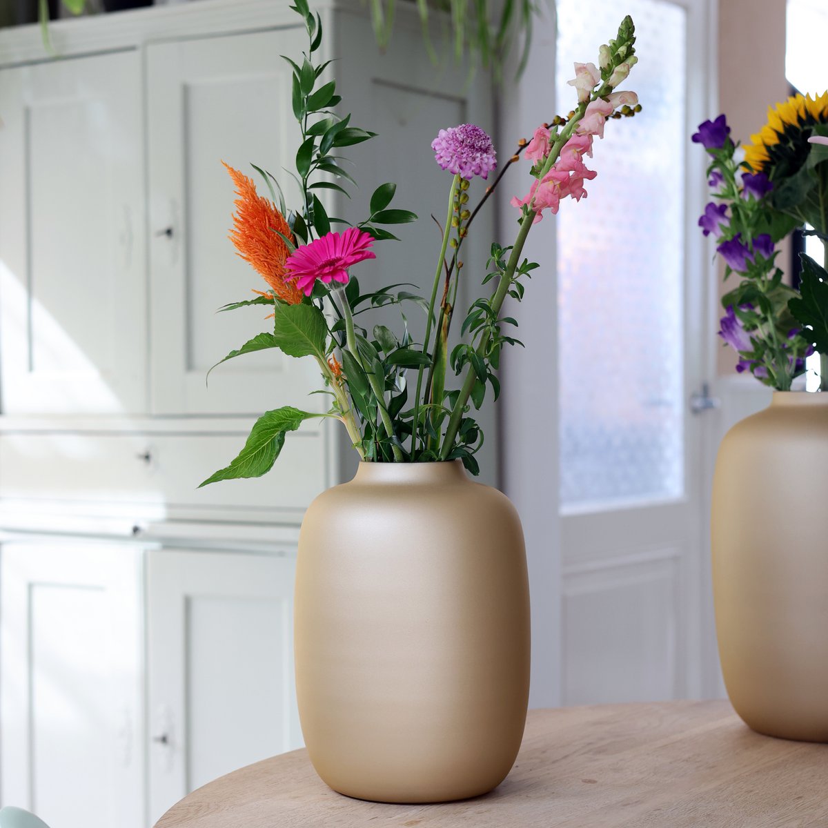 Vase the World - Vaas - Artic matte gold