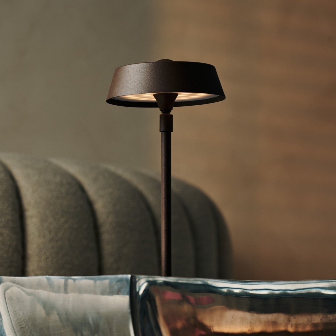 Tavellio-Amsterdam - Luca Mocha Brown - USB -oplaadbare lamp L Minimalistisch, speels en dimpelbaar