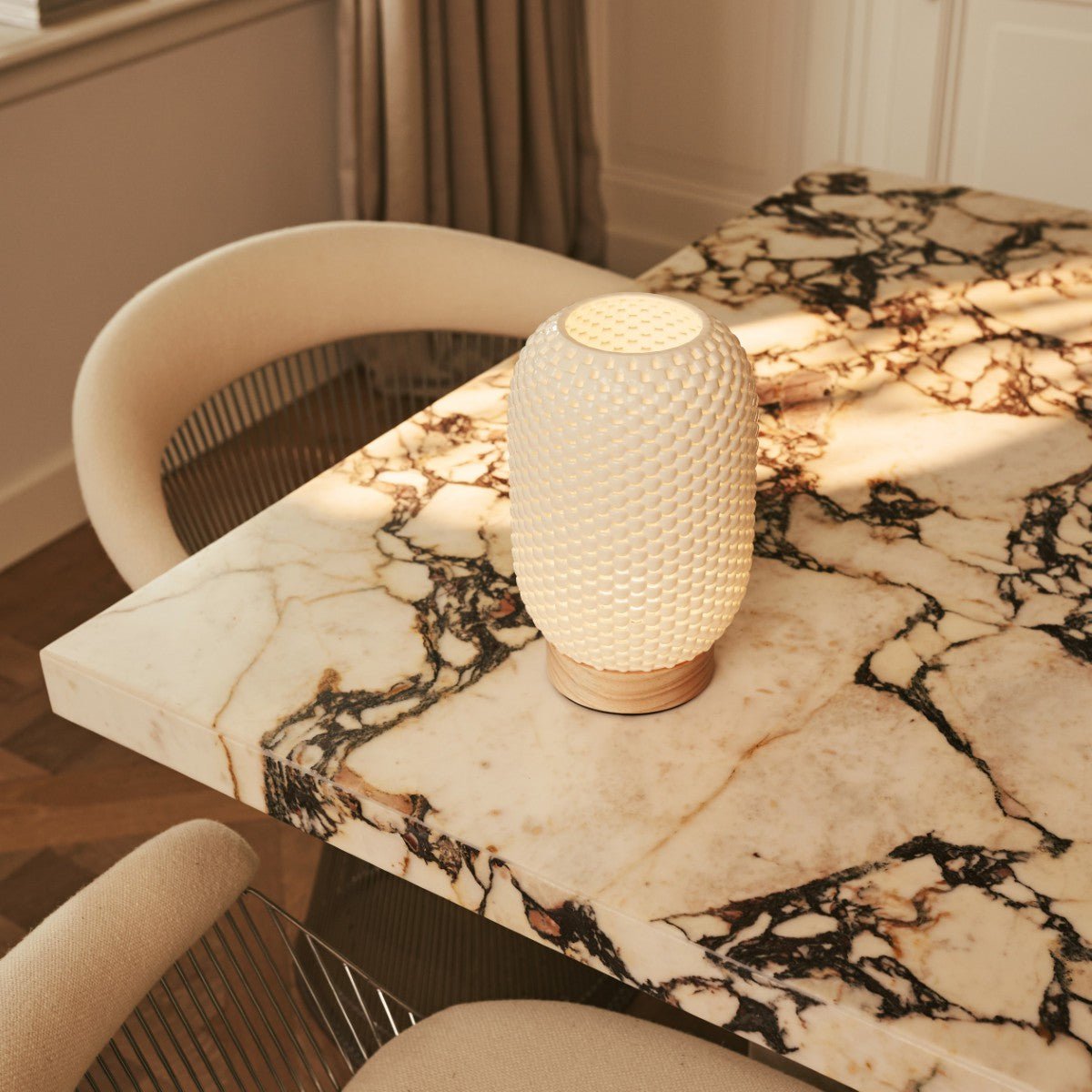 Tavellio-Amsterdam - Aurora lichtbruine draadloze tafellamp in 3D-geprinte porselein-oplaadbaar, dimbaar en tot 100 uur licht