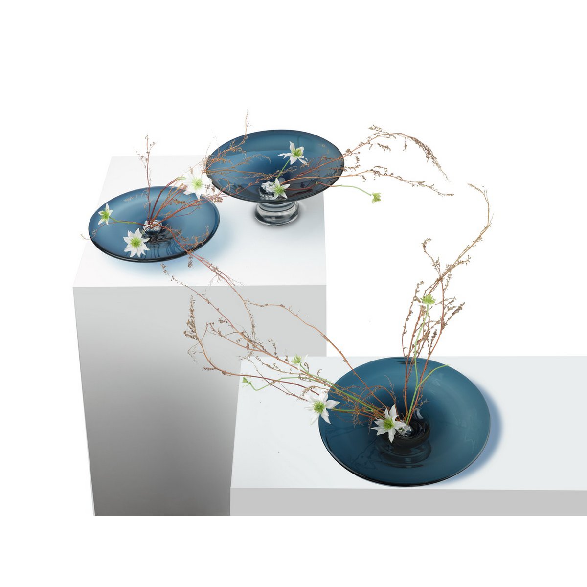 Element Accessories - Ronde platte vaas of schaal, diepblauw dik glas, handgedraaid: ALAIN