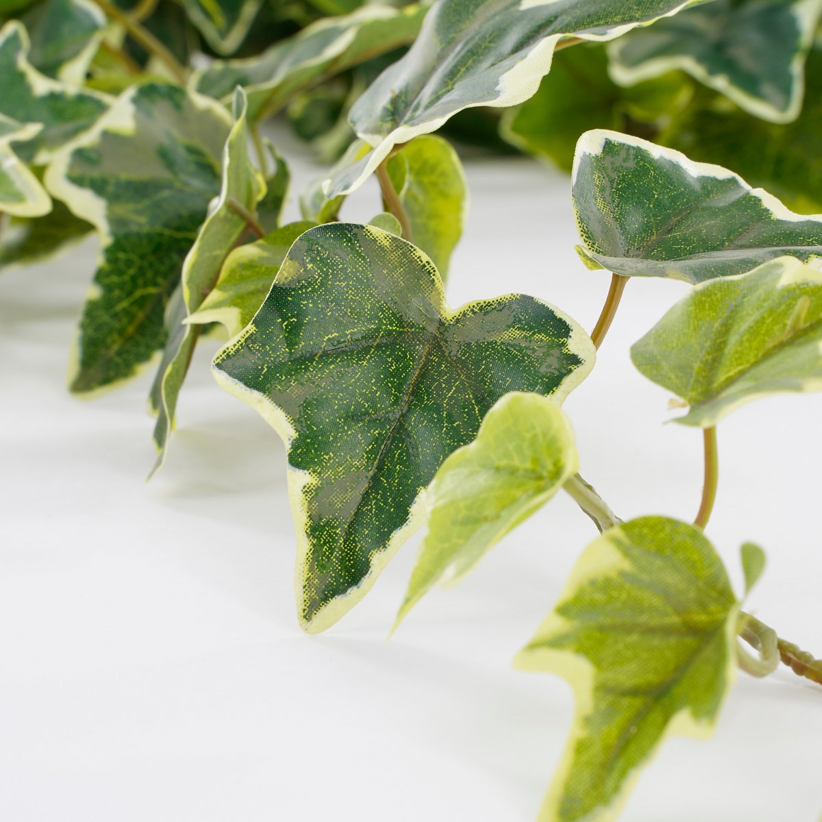 Mica Decorations - Hedera Kunst Hangplant - H86 cm - Groen Bont