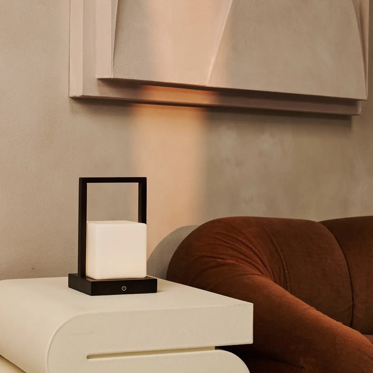 Tavellio-Amsterdam - Noah donkerbruine houten oplaadbare tafellamp met glas en houten handgreep