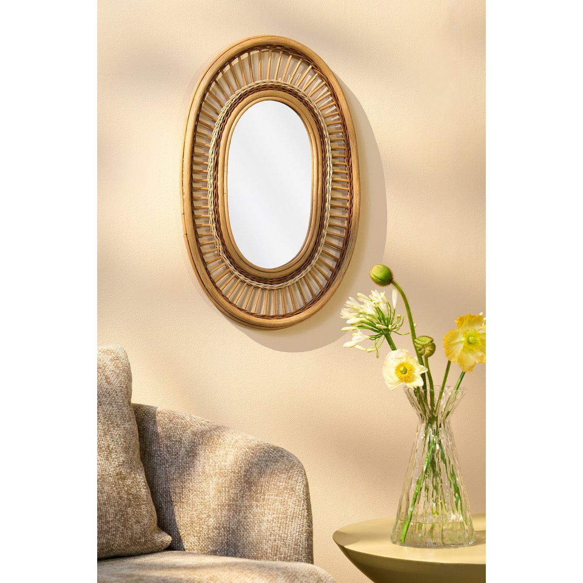 Mica Decorations - Oval Wandspiegel - L59 x B40 x H3 cm - Rotan - Lichtbruin
