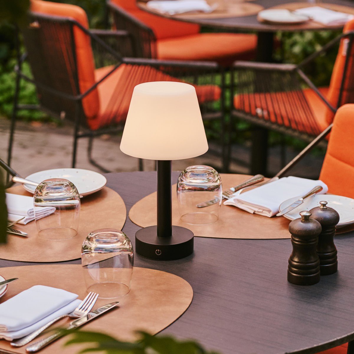 Tavellio-Amsterdam - Zoë Zwarte Houten Oplaadbare Tafellamp | Dimbaar en draagbaar | Batterijduur van 80 uur